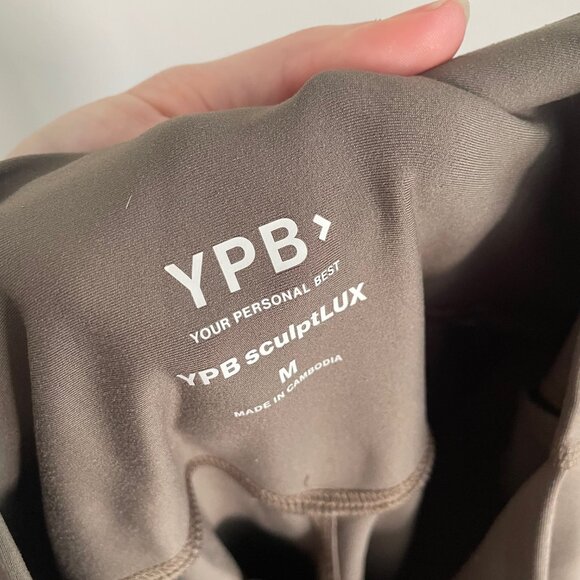 YPB (Abercrombie) Flared Yoga Pants, Size M - Picture 4 of 4